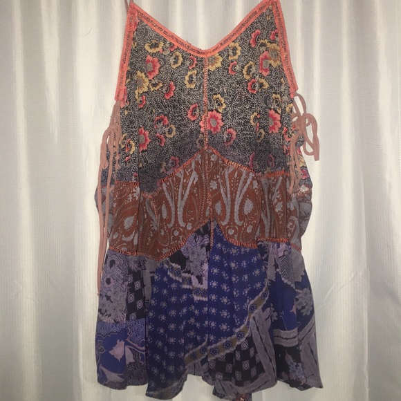 Buckle Tops - Gimmicks tank top w tie up sides